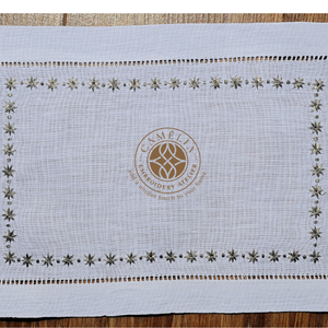 Decorative Pop Art placemat embroidered with modern border details, enhancing creative <b>table</b> arrangements. - Product Image 2