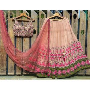 LEHENGA CHOLI avec DUPATTA en géorgette de designer, broderie multi-aiguilles à sequins - Product Image 1