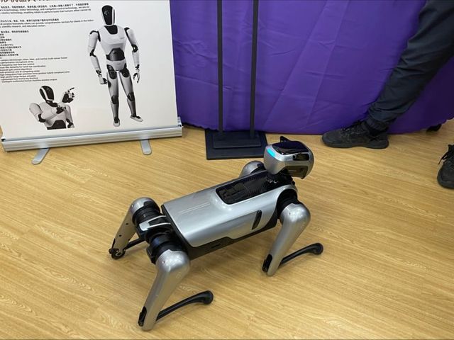 New Arrival Magic Atom Dog AI Intelligent Robot Personal Assistant Educational & Entertainment Robot for Home & Industrial Use
