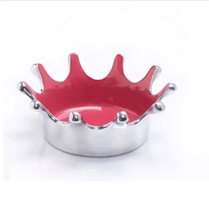 Bol décoratif de luxe en métal à double poignée, en forme de feuille argentée, avec émail rouge, pour bonbons, service de snacks moderne et rangement de bijoux - Product Image 4