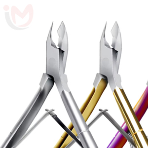 Vente en gros d'outils de manucure en acier inoxydable : Coupe-ongles à lame courbée, Ciseaux pour peaux mortes, Pince à cuticules - Product Image 3