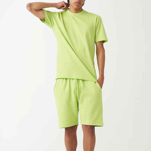 Ensemble d'été 2 pièces personnalisé pour homme, durable, avec t-shirt et short 100 % coton imprimés en relief - Product Image 6