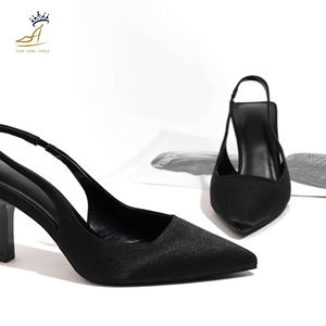 Zapatos de Mujer de Fábrica OEM/ODM, Ligeros, Transpirables, Acolchados, Modernos, con Tira Trasera, Tacón de Aguja de 7 cm, PU Satinado, Vibram - Product Image 3