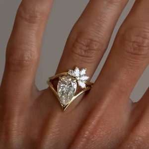 Pear Moissanite Bridal Set 14k Solid Gold Anniversary Ring <b>unique</b> Wedding Ring Promise Ring <b>Gift</b> <b>for</b> <b>Her</b> Anniversary <b>gift</b> Ring. - Product Image 4