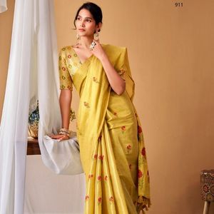 Premium South Indian <b>Tissue</b> Silk Saree with Floral Weaving And Designer Pallu <b>Wedding</b> And Festive Wear By Royal Export - Product Image 5