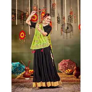 Diseñador XL Talla Navratri Especial Lehenga Choli y Dupatta - Product Image 2