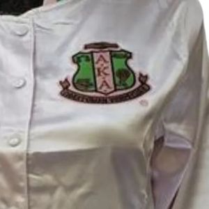 Veste Bomber Blanche en Satin pour Femme Style Universitaire, Vêtement d'extérieur Décontracté Tendance, Boutonnée sur le Devant, Streetwear Élégant, Vente en Gros - Product Image 3