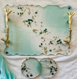 Tazón de Servir Mediterráneo Personalizado de Resina Costera con Asa Dorada, Bandeja para Postres para Fiestas en la Playa, Acabado de Alta Calidad Hecho a Mano - Product Image 3