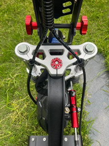 Nuevo Scooter Eléctrico Lohas de 2 Ruedas y 8000W con Doble Motor, Alta Velocidad, Batería Extraíble de 72V, Manillar de Plástico y Marco de Aluminio - Product Image 3