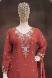 Salwar Kameez Rojo de Algodón para Mujer con Bordado, Corte Holgado, Largo hasta el Tobillo, Ropa Tradicional India y Pakistaní para Bodas - Product Image 2