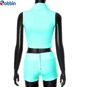 ชุดเซ็ตเสื้อครอปและกางเกงขาสั้นสำหรับผู้หญิง ชุดออกกำลังกายสองชิ้นสำหรับผู้หญิง ชุดนักขี่จักรยานสำหรับผู้หญิง - Product Image 2