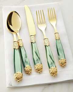 Ensemble de couverts de luxe en or, 4 pièces (cuillères, couteaux, fourchettes) avec manches en résine, designs personnalisables pour la décoration de table de mariage ou de fête - Product Image 3