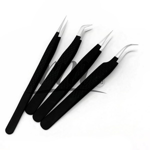 Pince à épiler pour extensions de cils RMI personnalisée, noire, avec différentes pointes, en acier inoxydable, finition poudrée - Product Image 1