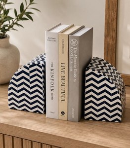 Porte-livres en résine écologique à motif chevron, rayures noires et blanches, décoratifs, pour étagère, maison, bureau, table - Product Image 1