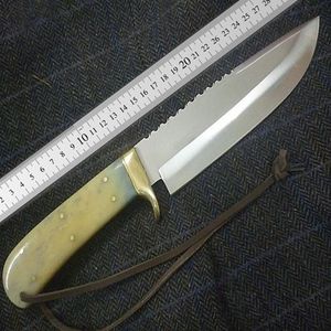 Cuchillo de Caza Bowie de Acero Damasco con Empuñadura de Hueso Bicolor, Hoja Recta de 12 Pulgadas, Grado Industrial, Venta al por Mayor A&M ENTERPRISES - Product Image 1