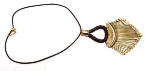 Collier pendentif éventail doré en alliage, fait main, avec cordon en cuir tressé, style bohème vintage, bijou statement pour femme - Product Image 4