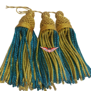 Borlas de colores metálicos de 12 cm para disfraces elegantes, vestimentas de iglesia y decoración, en oro y plata. - Product Image 2