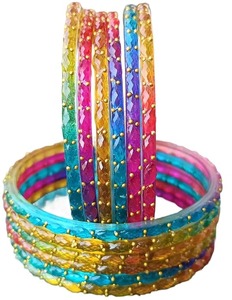 Bracelets en verre multicolores à finition brillante, bijoux élégants et traditionnels pour femmes et occasions festives, en vente - Product Image 1
