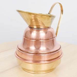 Carafe en cuivre simple et durable, pichet à eau en cuivre pur pour la restauration, l'hôtellerie et la cuisine, fabriqué à la main en Inde - Product Image 1