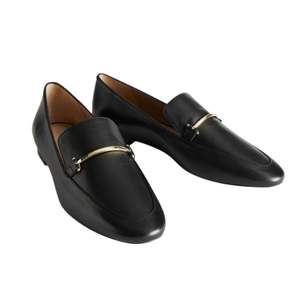 Chaussures plates de qualité pour femmes, en cuir premium, bout rond, style Derby, fabricant en gros, export en vrac - Product Image 5