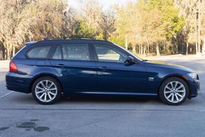 2012 B-M-W 328-i x-D-r-i-v-e S-p-o-r-t-s W-a-g-o-n - Product Image 2
