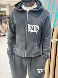 Sudadera con capucha de serigrafía de alto gramaje con efecto desgastado por el sol, chándal acampanado para hombre, chándal vintage oversize con lavado ácido para hombre - Product Image 6