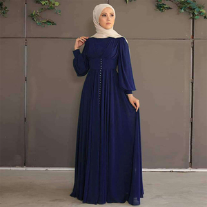 Abaya élégante en satin de Malaisie, mode musulmane personnalisée, robe de soirée plissée à volants avec boutons sur le devant et logo imprimé à manches longues - Product Image 3