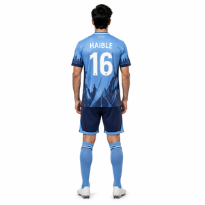 เสื้อฟุตบอลย้อนยุคสำหรับผู้ชาย - โพลีเอสเตอร์รีไซเคิลคุณภาพพรีเมียม พิมพ์ลาย Skyline Velocity - Product Image 2