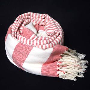 Serviettes de plage Fouta à rayures personnalisées Super Dry, avec pompons, sans sable, grandes, pas chères, fabriquées en Inde - Product Image 4