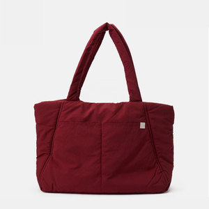 Bolso Acolchado Tipo Tote con Correas de Hombro Cómodas, Interior Espacioso, Tela Suave, Accesorio de Moda para Uso Diario - Product Image 1