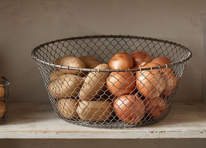 Panier de rangement en fil métallique de qualité supérieure avec design à aération optimisée, idéal pour l'organisation des comptoirs de cuisine et l'utilisation quotidienne - Product Image 5