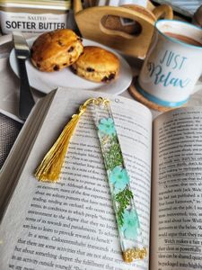 Nouveaux marque-pages décoratifs en résine faits à la main avec fleurs séchées, design Art Déco rond, pompons, dentelle florale transparente, rose, marguerite - Product Image 4