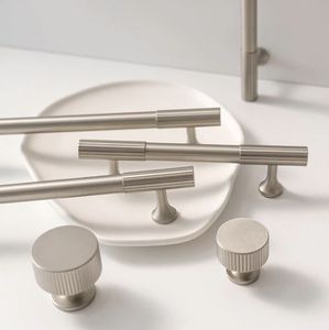 มือจับประตูทองเหลืองสไตล์เอ็ดเวิร์ด ดีไซน์บาโรก สำหรับประตูบ้านโบราณ - Product Image 1