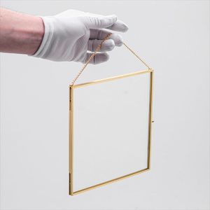 Marco de Fotos Colgante de Vidrio y Metal para Decoración de Pared, con Vidrio en 2 Lados, 7 Pulgadas (Dorado), Marco Decorativo para Fotos - Product Image 5