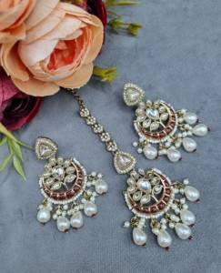 Collier élégant à motif Chandbali avec boucles d'oreilles et mangtika pour femmes, ensemble de bijoux ethniques traditionnels pour réceptions, fabriqué par un fabricant. - Product Image 4