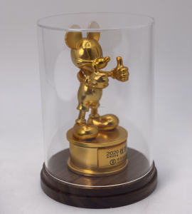 Boîte de présentation ronde de jouets en acrylique avec base en bois solide: vitrine élégante pour objets de collection et figurines d'action - Product Image 3