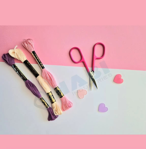 กรรไกรลายออกแบบเองแบบวินเทจ สีสันปรับแต่งได้ สแตนเลสสตีล กรรไกรคลาสสิก ขายส่ง กรรไกรปักผ้า จำนวนมาก - Product Image 1