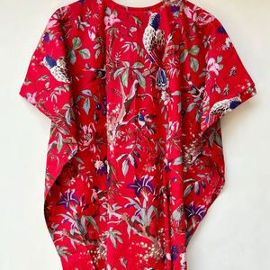 Kaftan léger et respirant en coton indien à imprimé floral rouge, robe d'été bohème pour femmes - Product Image 1