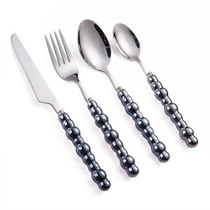 Ensemble de couverts vintage en métal avec poignées en perles, passe au lave-vaisselle, parfait pour la maison, les mariages, la table à manger, la vaisselle et les ensembles de couverts. - Product Image 4