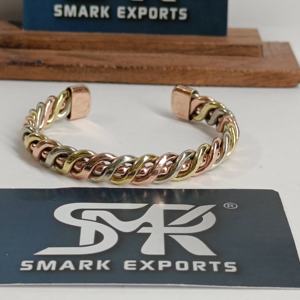 Bracelet magnétique en cuivre avec motif gravé, artisanat métallique fait main, bracelet réglable pour hommes et femmes, traditionnel - Product Image 5