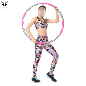 Conjunto de yoga de 2 piezas para mujer con estampado de calavera, leggings de cintura alta y top corto racerback, transpirable, de elastano y poliéster, para entrenamiento. - Product Image 6