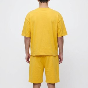 Ensemble coordonné jaune moutarde pour homme, nouveau style, t-shirt oversize avec short à cordon de serrage, tenue audacieuse pour l'été, streetwear - Product Image 2