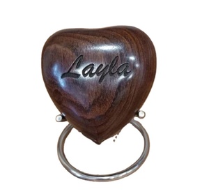 Urne coeur en bois pour cendres d'animal de compagnie humaine urne funéraire pour cendres colibri urne funéraire pour chiens chats fabriqués à la main - Product Image 1