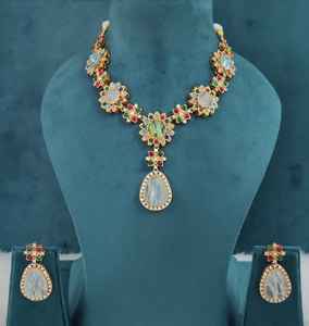 Collar de calidad premium con hermosos aretes, diseño ligero y único, estilo minimalista, se adapta tanto a la ropa étnica como a la occidental. - Product Image 4