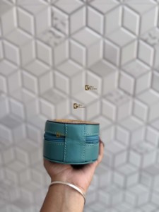 Estuche Compacto para Joyas de Cuero Genuino, Diseño Vintage con Bordado de Girasol en Cuero Repujado a Mano, Cierre de Cremallera, Estilo Bohemio, Duradero - Product Image 2
