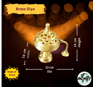 Aroma divino de brillo dorado. Presentamos nuestro elegante Dhoop Dani de latón, su nueva forma favorita de purificar su espacio y sus espíritus. - Product Image 2