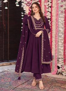 Ensemble de costume Anarkali 3 pièces en soie romaine de qualité supérieure pour femmes, avec broderies riches et dupatta en dentelle de créateur |   Tailles plus grandes disponibles - Product Image 4