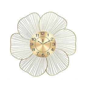 Horloge murale élégante en forme de fleur dorée, design floral décoratif pour salon, chambre à coucher, décoration de la maison - Product Image 1