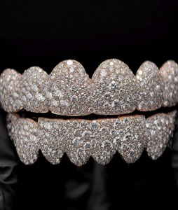 Grillz de Oro Rosa Personalizados con Moissanita, de Plata de Ley 925, con Incrustaciones Completas para Hombres - Product Image 1