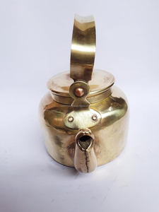 Hervidor de té de latón hecho a mano para cocina india tradicional, hervidor de agua de latón de estilo antiguo con asa para té y café - Product Image 3